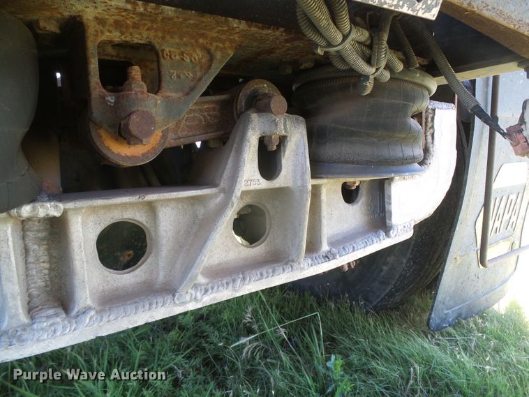 image for item DH4981 1988 Freightliner FLC  semi truck