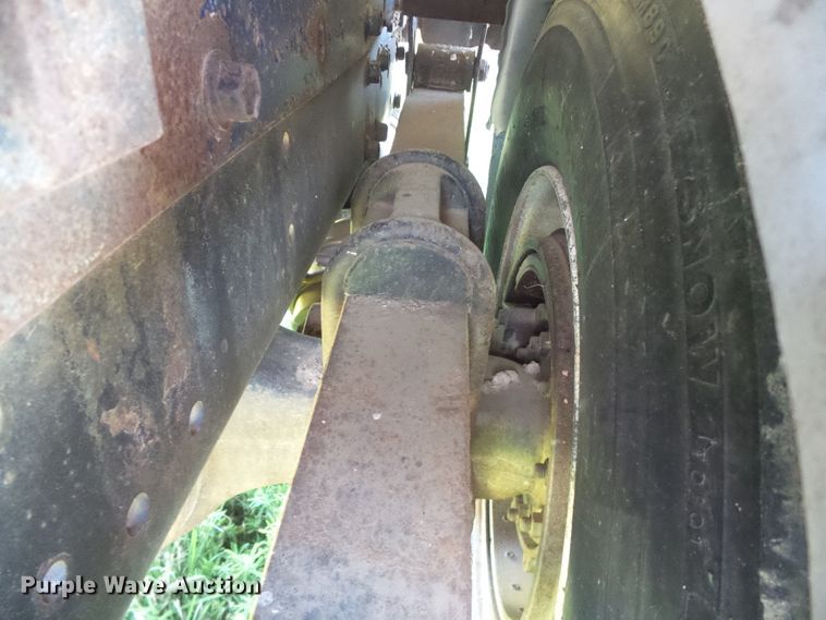 image for item DH4981 1988 Freightliner FLC  semi truck