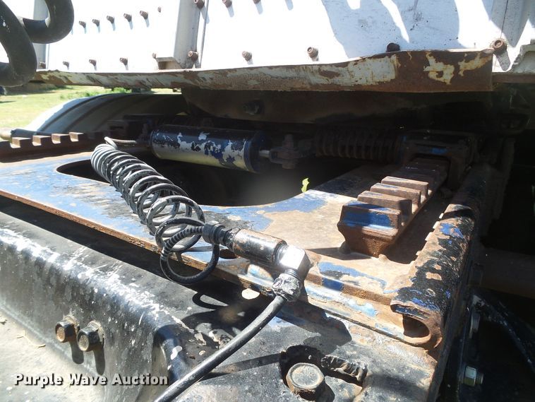 image for item DH4981 1988 Freightliner FLC  semi truck