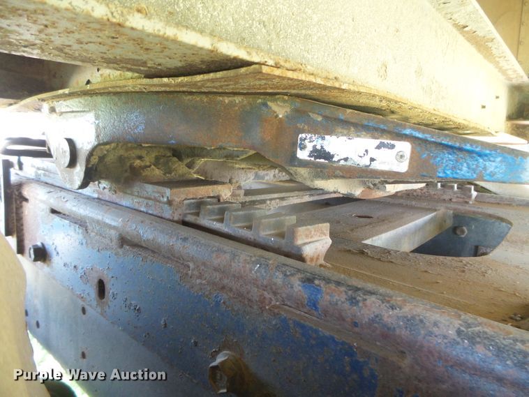 image for item DH4981 1988 Freightliner FLC  semi truck