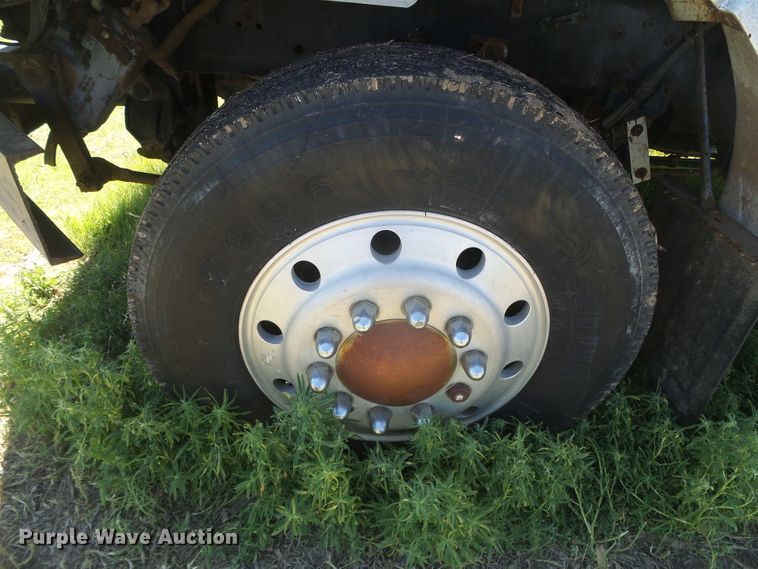 image for item DH4981 1988 Freightliner FLC  semi truck