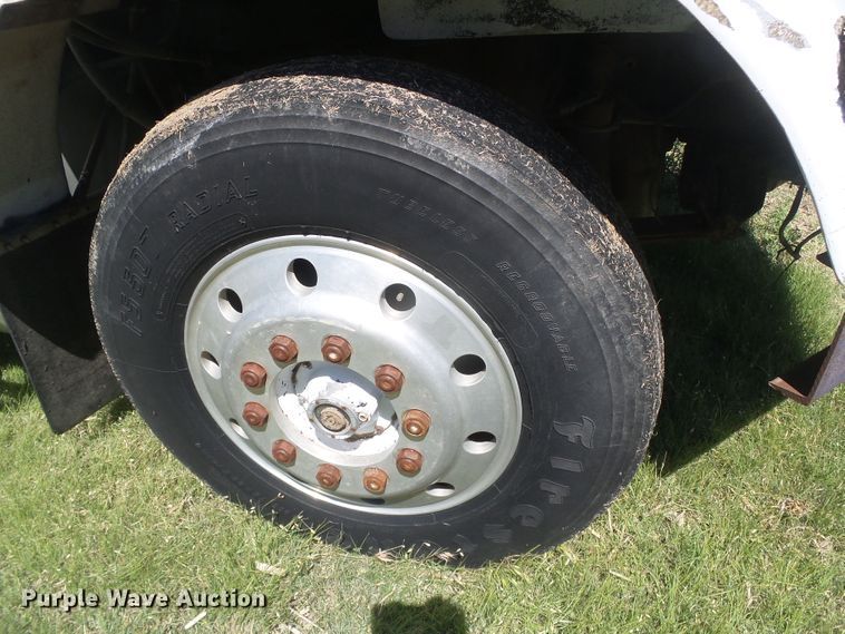 image for item DH4981 1988 Freightliner FLC  semi truck