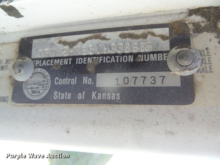 image for item DH4981 1988 Freightliner FLC  semi truck