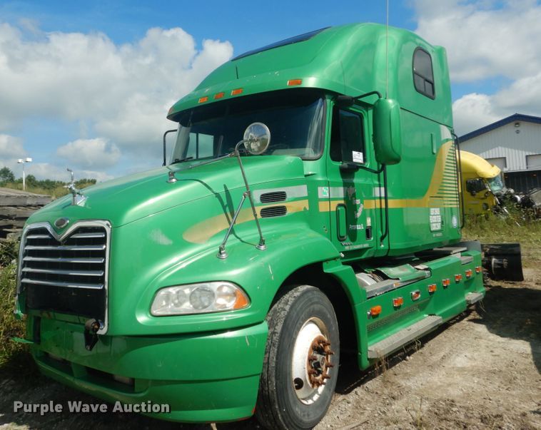 image for item DH5124 2000 Mack CX613  semi truck