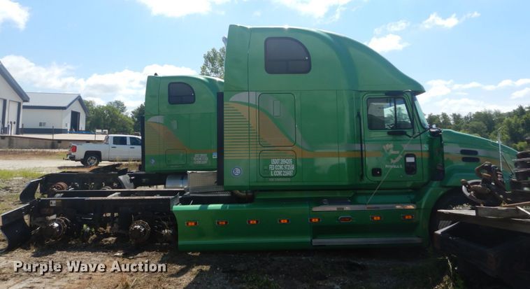 image for item DH5124 2000 Mack CX613  semi truck