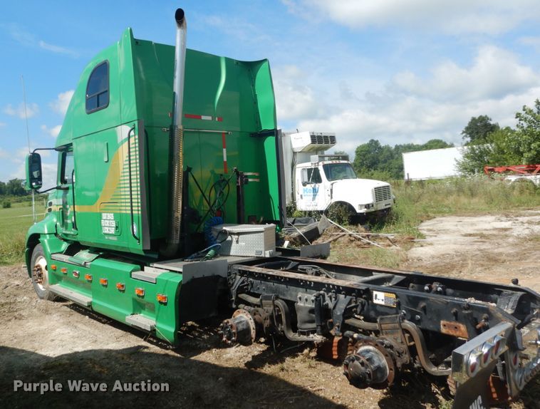 image for item DH5124 2000 Mack CX613  semi truck