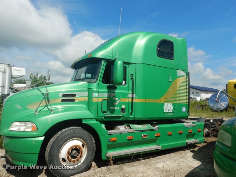 image for item DH5124 2000 Mack CX613  semi truck