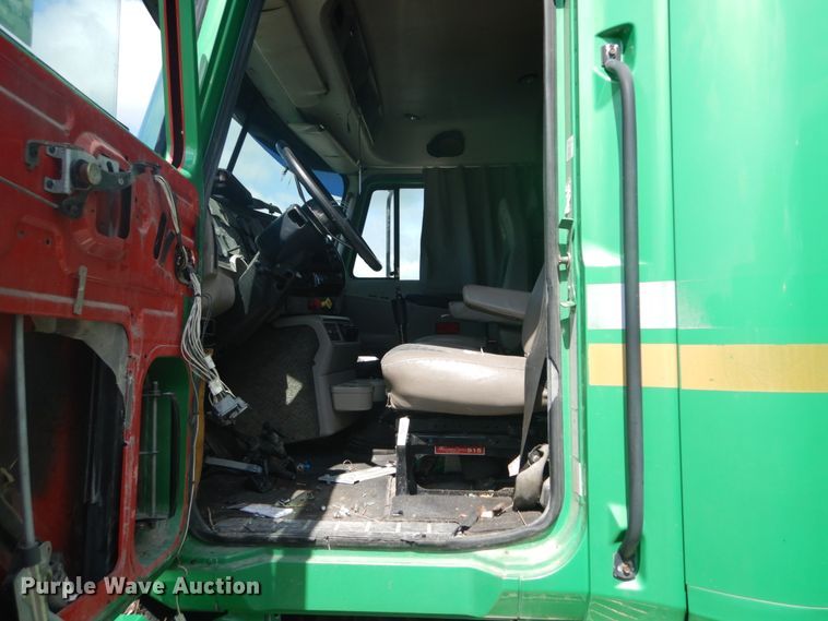 image for item DH5124 2000 Mack CX613  semi truck