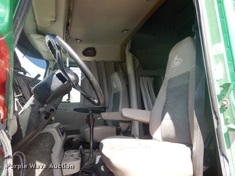 image for item DH5124 2000 Mack CX613  semi truck