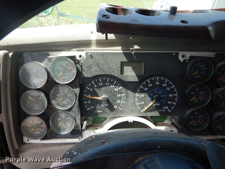 image for item DH5124 2000 Mack CX613  semi truck