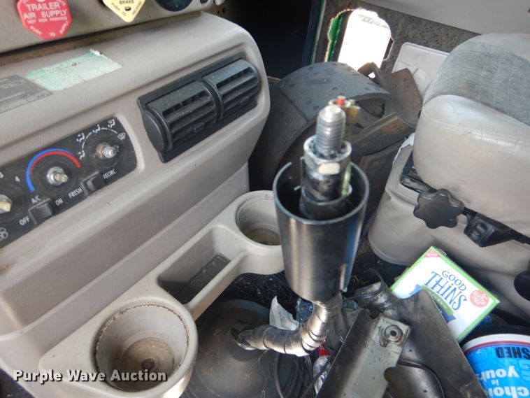 image for item DH5124 2000 Mack CX613  semi truck