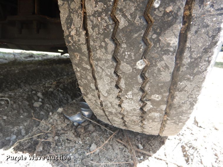 image for item DH5124 2000 Mack CX613  semi truck