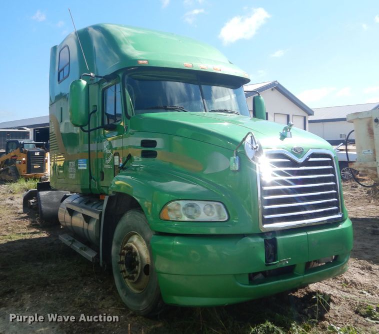 image for item DH5125 2001 Mack CX613  semi truck