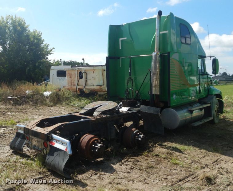 image for item DH5125 2001 Mack CX613  semi truck