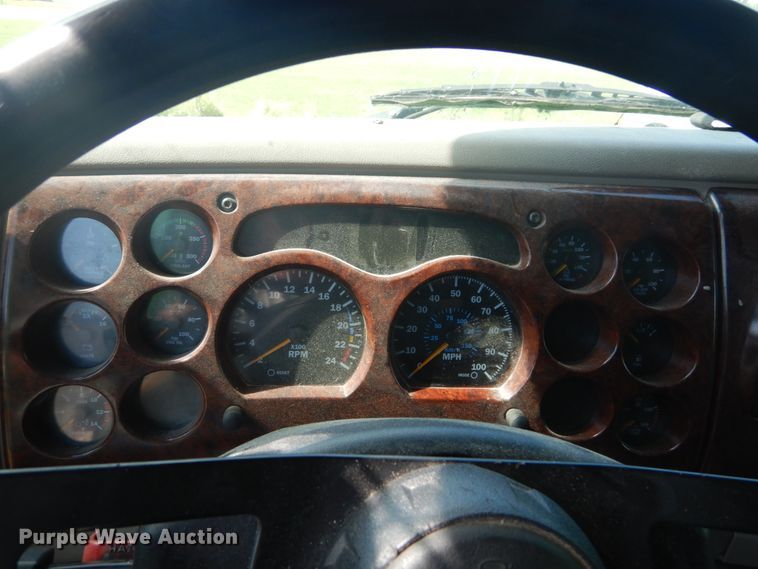 image for item DH5125 2001 Mack CX613  semi truck