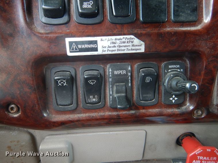 image for item DH5125 2001 Mack CX613  semi truck