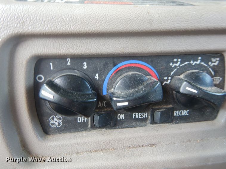 image for item DH5125 2001 Mack CX613  semi truck