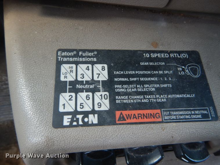 image for item DH5125 2001 Mack CX613  semi truck