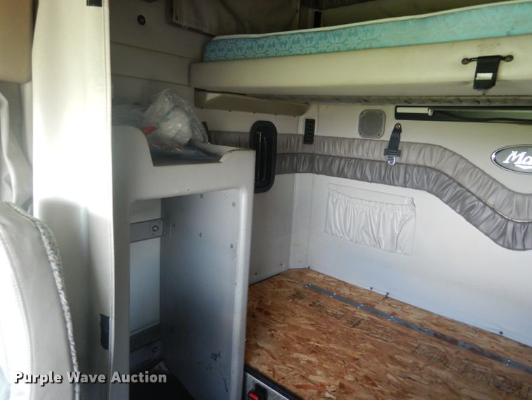 image for item DH5125 2001 Mack CX613  semi truck