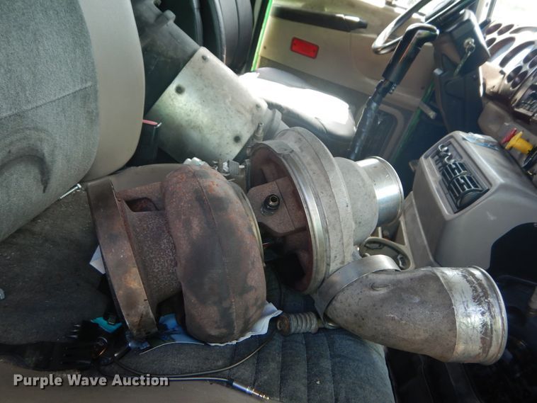 image for item DH5125 2001 Mack CX613  semi truck