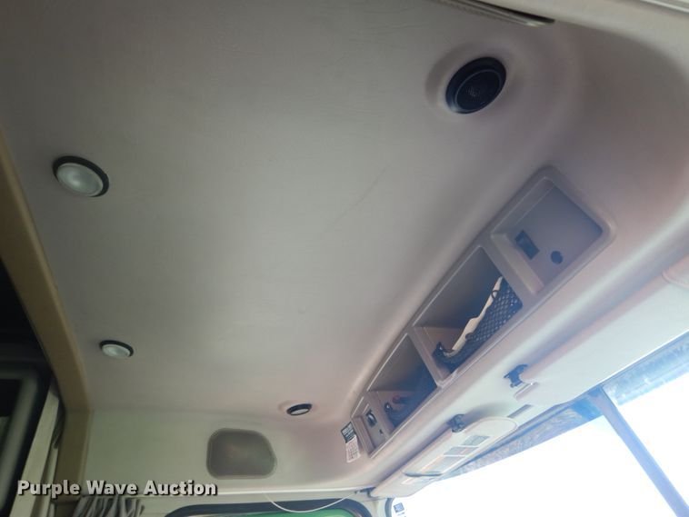 image for item DH5125 2001 Mack CX613  semi truck