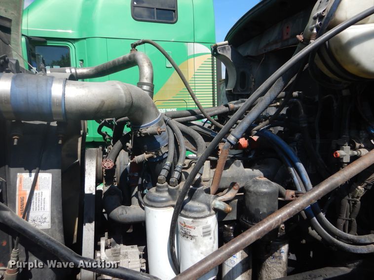 image for item DH5125 2001 Mack CX613  semi truck