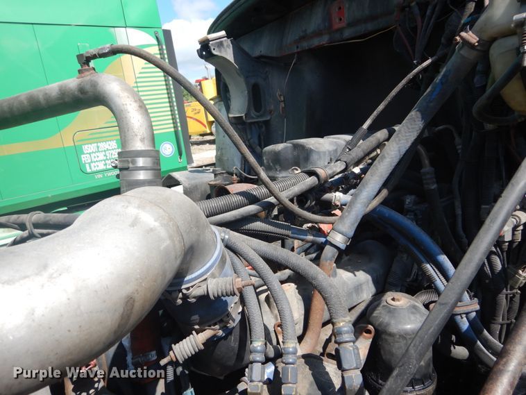 image for item DH5125 2001 Mack CX613  semi truck