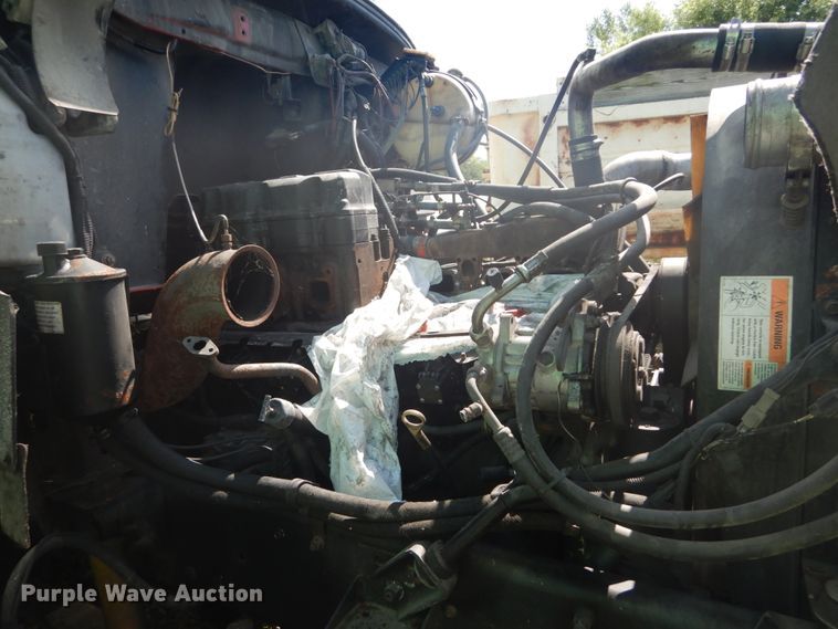 image for item DH5125 2001 Mack CX613  semi truck