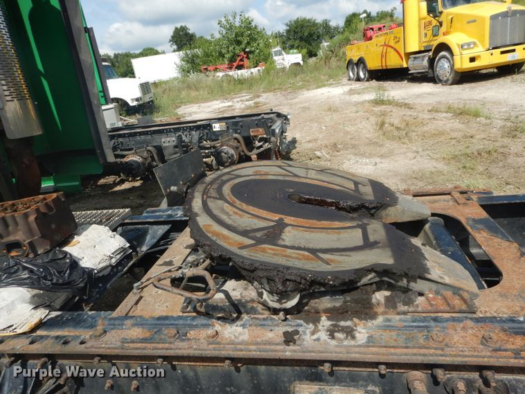 image for item DH5125 2001 Mack CX613  semi truck