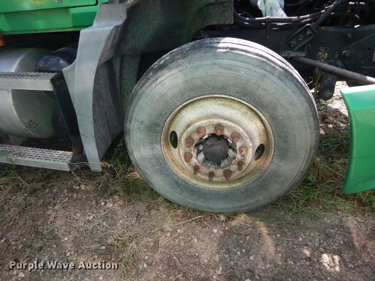 image for item DH5125 2001 Mack CX613  semi truck