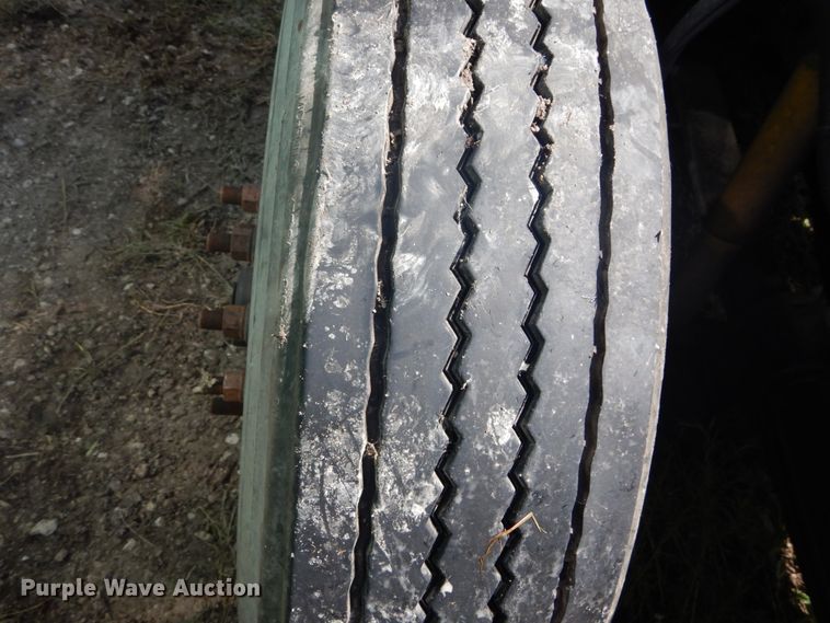 image for item DH5125 2001 Mack CX613  semi truck