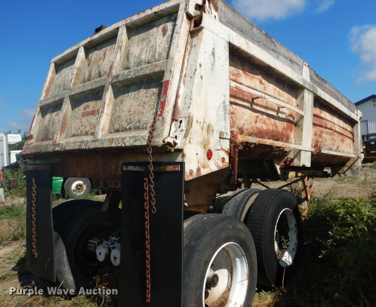 image for item DH5126 1985 Clement end dump trailer