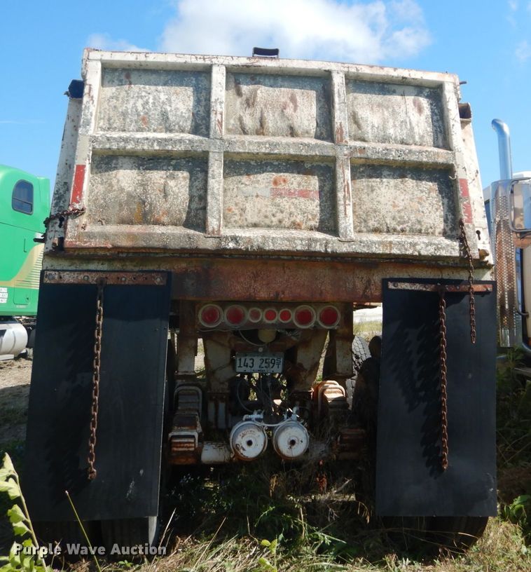 image for item DH5126 1985 Clement end dump trailer