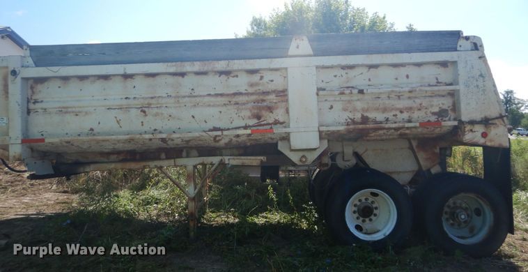 image for item DH5126 1985 Clement end dump trailer