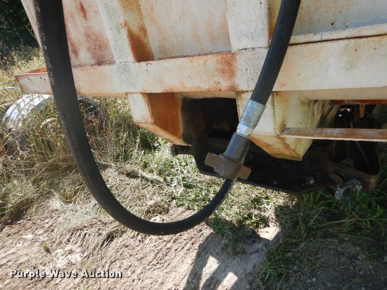 image for item DH5126 1985 Clement end dump trailer