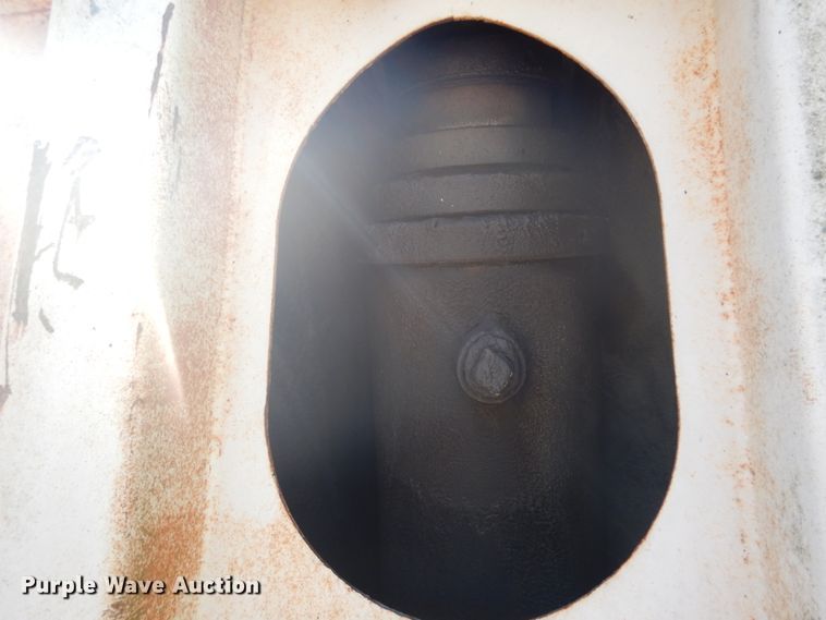 image for item DH5126 1985 Clement end dump trailer