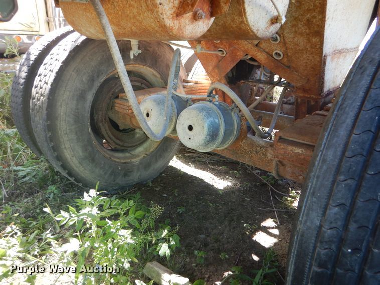 image for item DH5126 1985 Clement end dump trailer