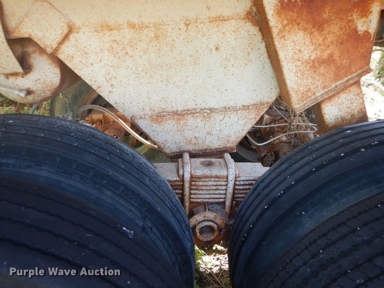 image for item DH5126 1985 Clement end dump trailer