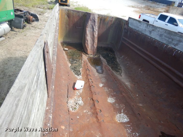 image for item DH5126 1985 Clement end dump trailer