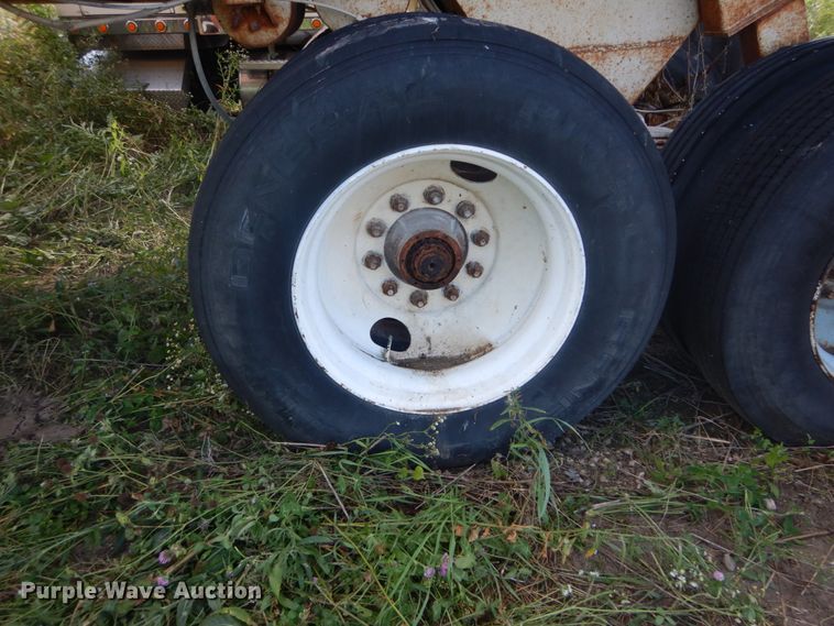 image for item DH5126 1985 Clement end dump trailer
