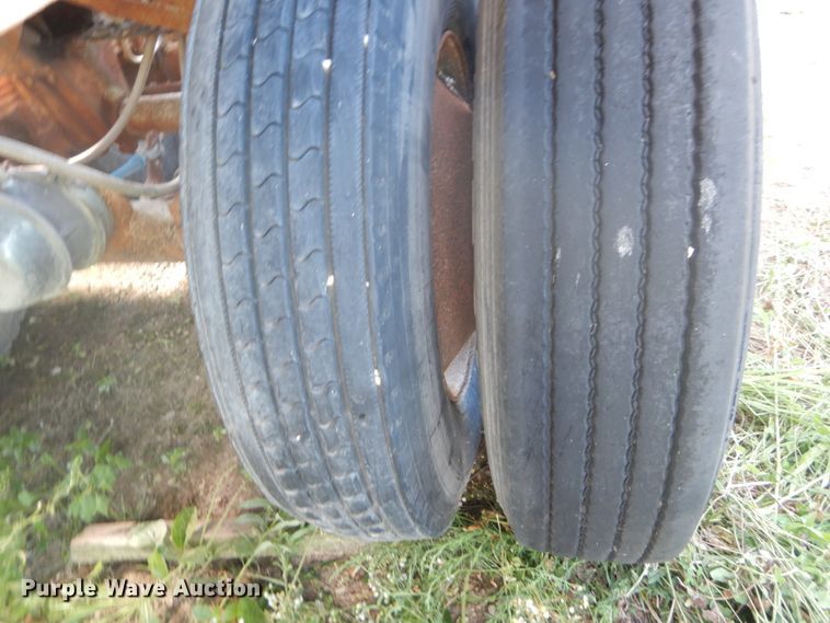 image for item DH5126 1985 Clement end dump trailer