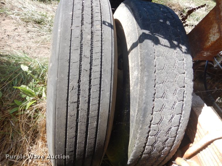 image for item DH5126 1985 Clement end dump trailer