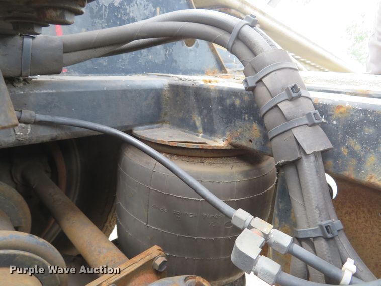 image for item DI2087 2002 Cottrell EZ-5307 Highmount Classic car carrier trailer