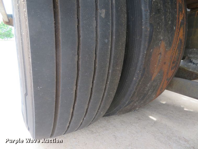 image for item DI2087 2002 Cottrell EZ-5307 Highmount Classic car carrier trailer