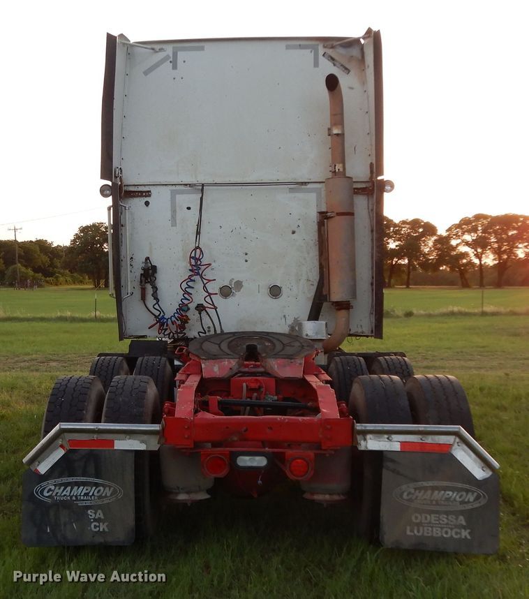 image for item DI5252 2005 International 9900i  semi truck