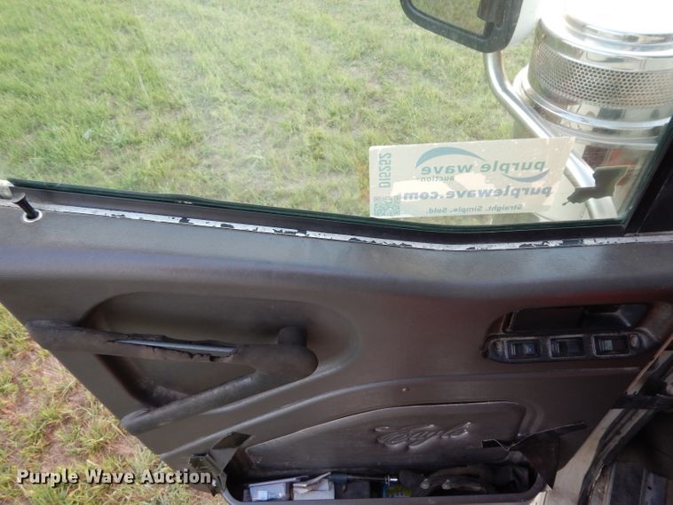 image for item DI5252 2005 International 9900i  semi truck