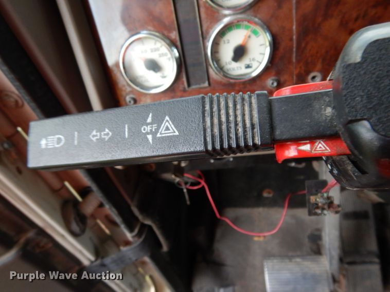 image for item DI5252 2005 International 9900i  semi truck