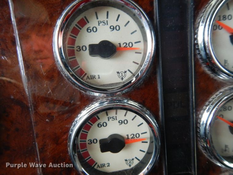 image for item DI5252 2005 International 9900i  semi truck