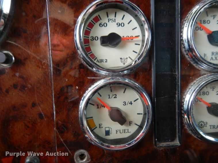 image for item DI5252 2005 International 9900i  semi truck