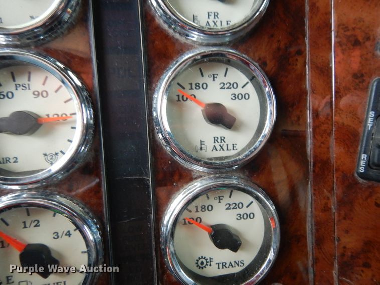 image for item DI5252 2005 International 9900i  semi truck